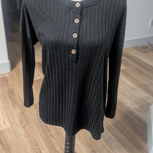 Amazon Black Ribbed Button-Down Blouse - Picture 8 of 8